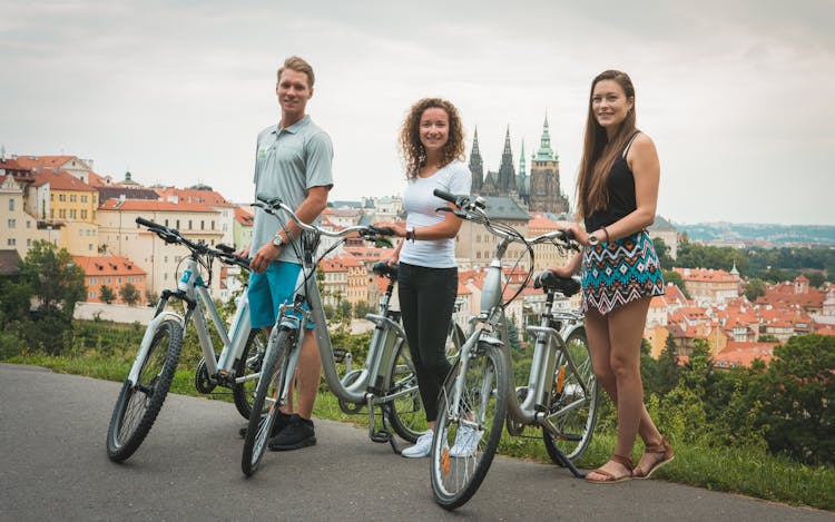 Prague 4-hour private tour on self-balancing scooter and e-bike or e-scooter with pickup