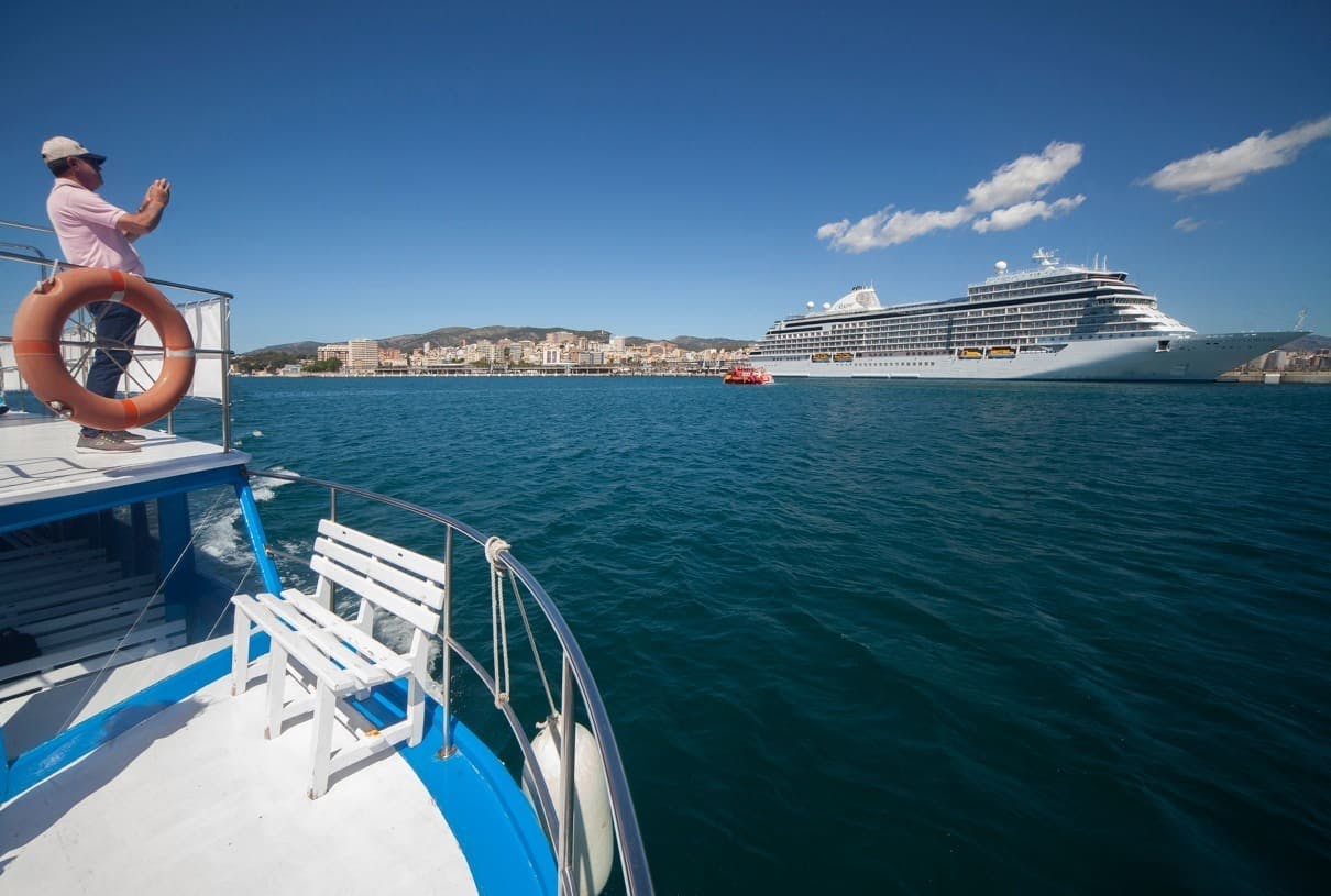 Palma Walking Tour and Boat Cruise