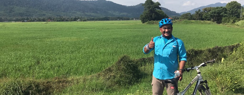 Ochtend fietsen langs de natuurpaden van Langkawi