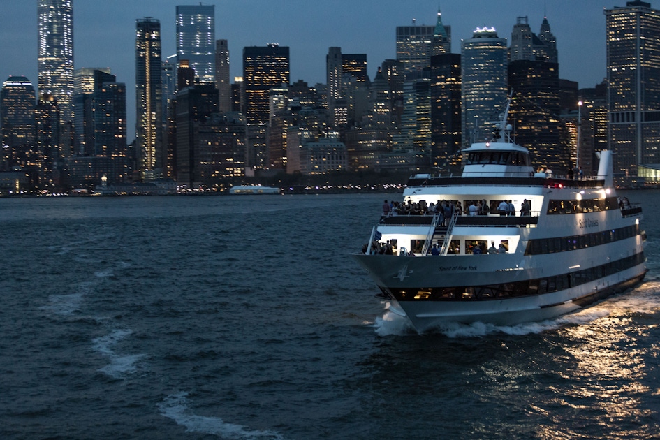 new york statue of liberty dinner cruise