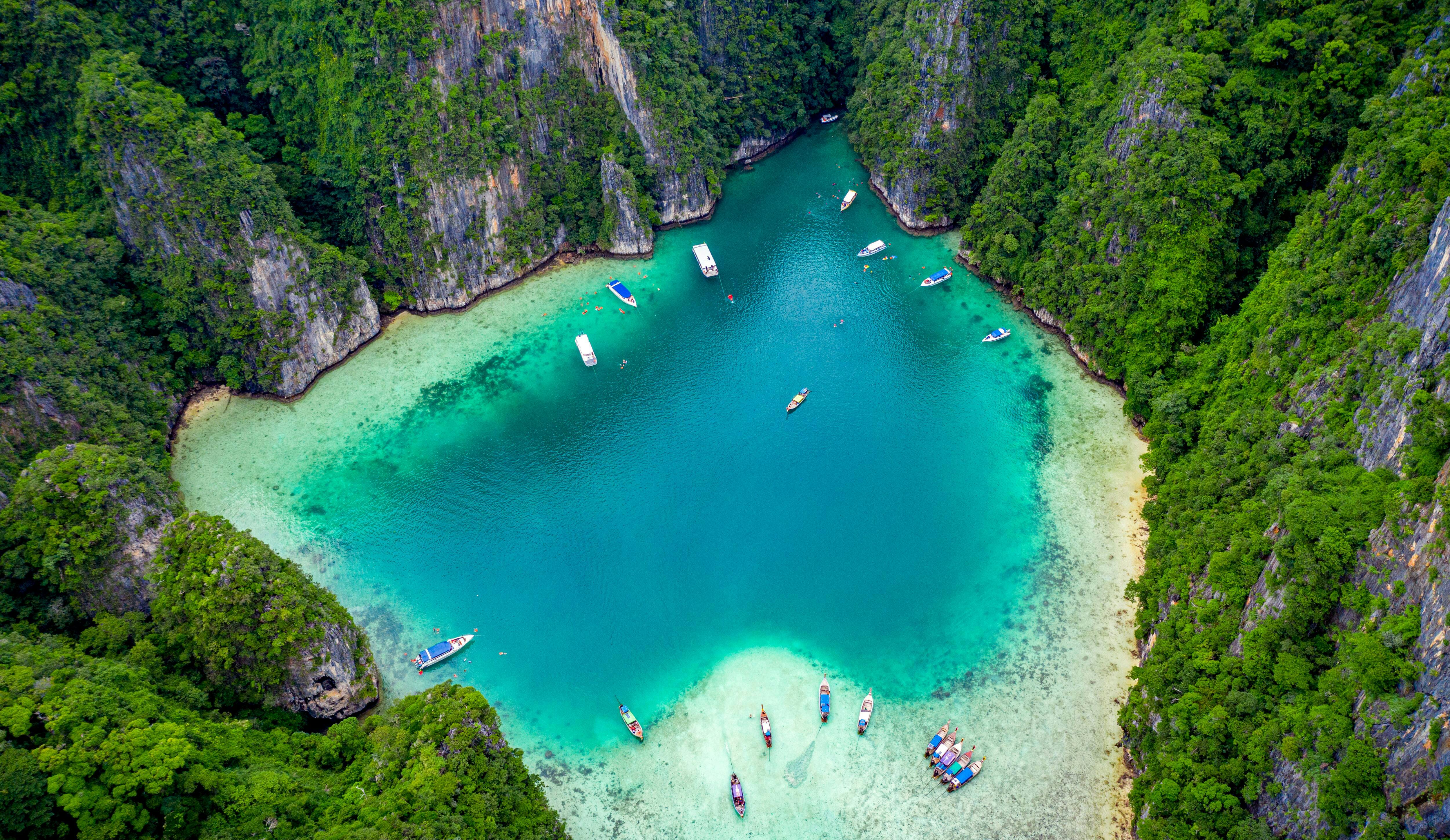 Phi Phi Islands & Pileh Lagoon Speedboat Tour