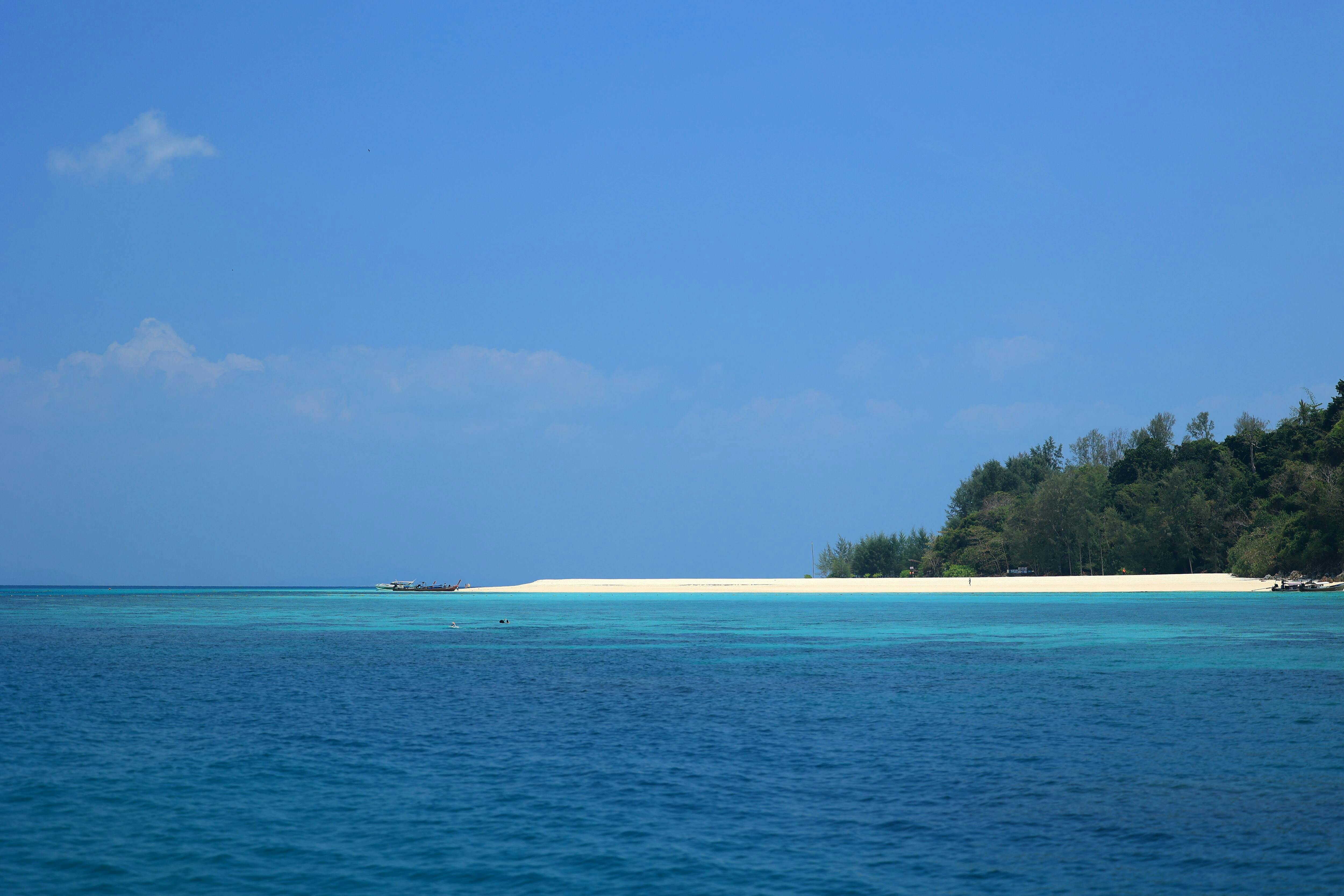 Phi Phi Islands & Pileh Lagoon Speedboat Tour