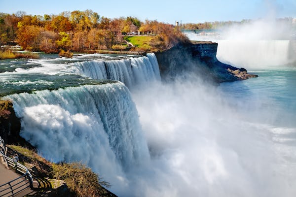 Zwiedzanie Niagara Falls w USA i wycieczka po Starym Forcie Niagara