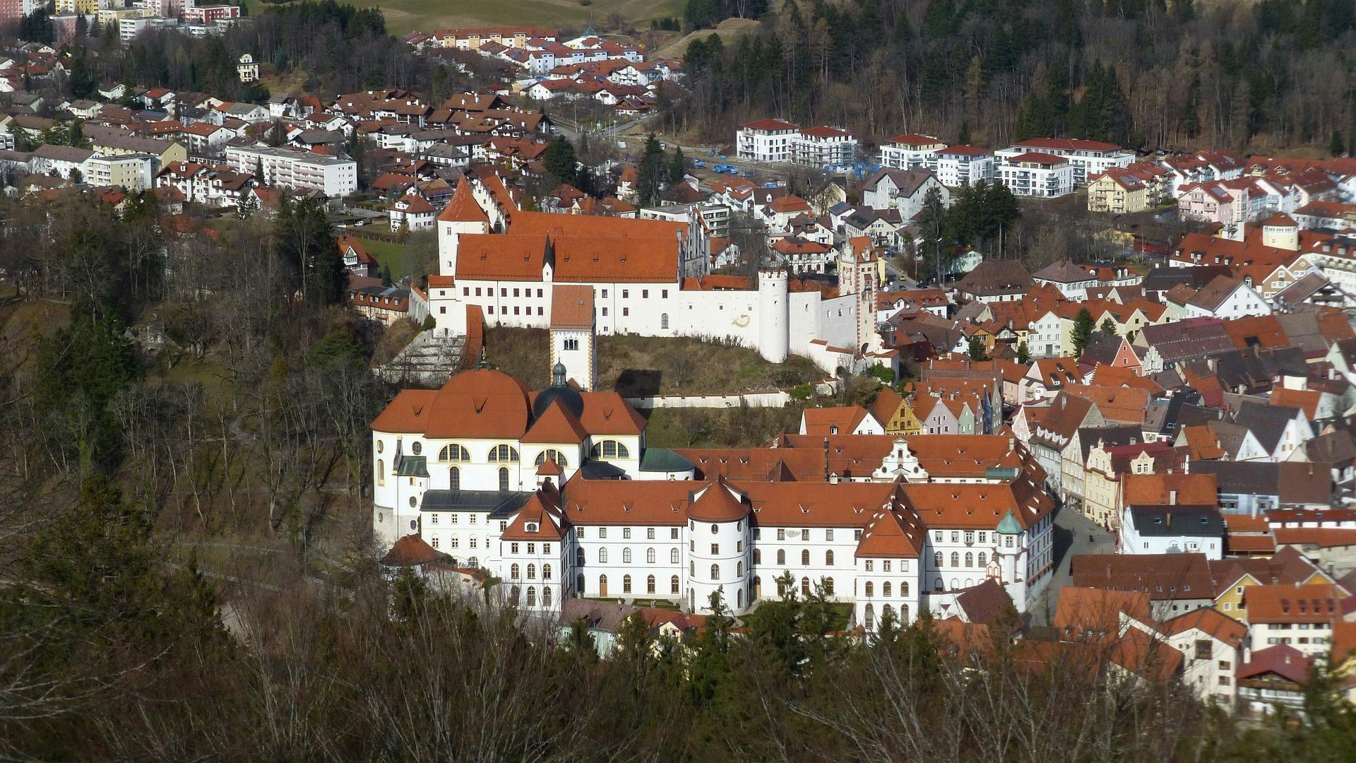 Private and guided walking tour in Füssen Musement