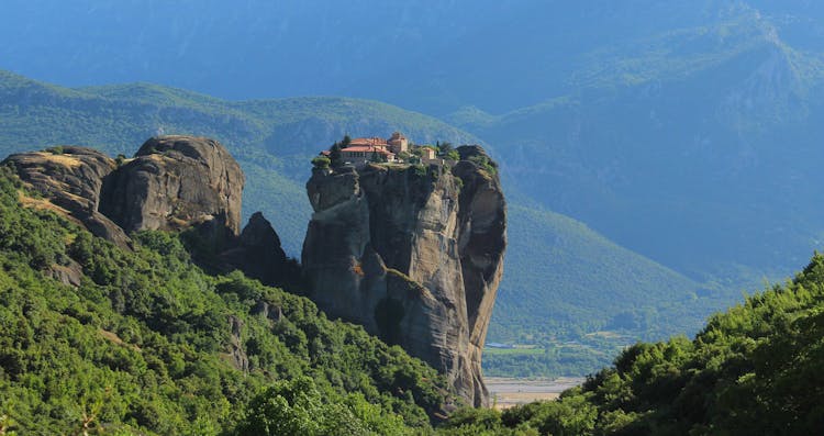 Theopetra museum, Thermopolis and Meteora Monasteries one-day guided tour