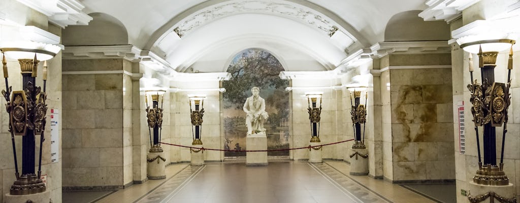 St. Petersburg: Subway excursion with a guide