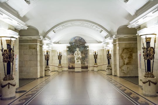 San Pietroburgo: escursione in metropolitana con una guida