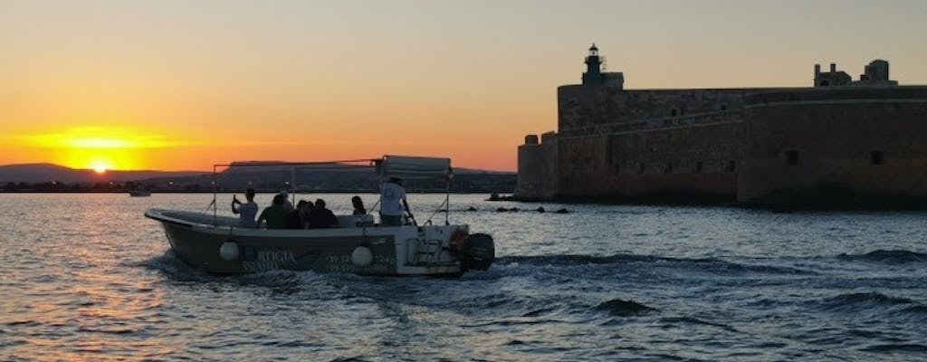 Tour in barca di 1 ora dell'isola di Ortigia e delle grotte marine