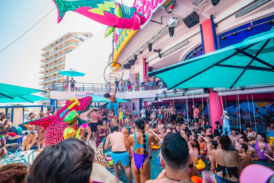 Coco Bongo beach party ticket in Cancun
