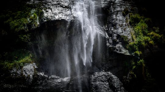 Diyaluma Falls i wycieczka do jaskini Ravany z Ella
