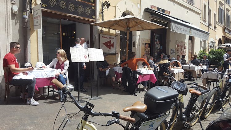 Street food e-bike tour of Rome