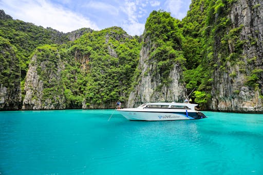 Phi Phi Islands & Pileh Lagoon Speedboat Tour