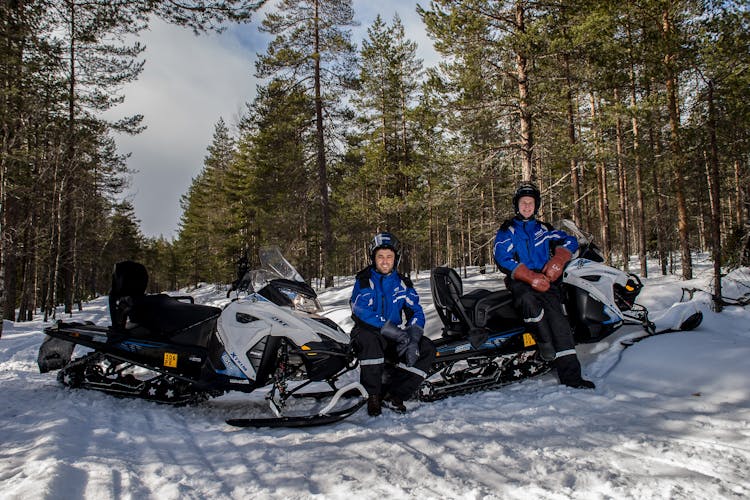 Saariselka snowmobile safari with husky farm visit