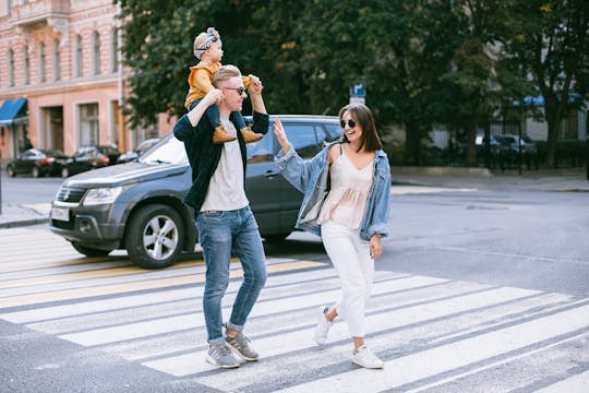 2-hour family walking tour in Bern