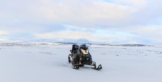 Lange sneeuwscootersafari van 70 km in Rovaniemi