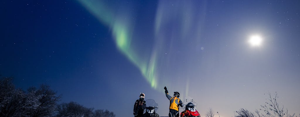 Tour da aurora boreal em Levi em moto de neve com churrasco na fogueira