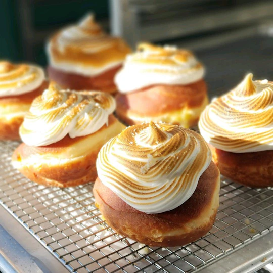 Food tour of the Lower Garden District in New Orleans