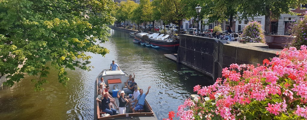 The Hague: boat tour and bike rental