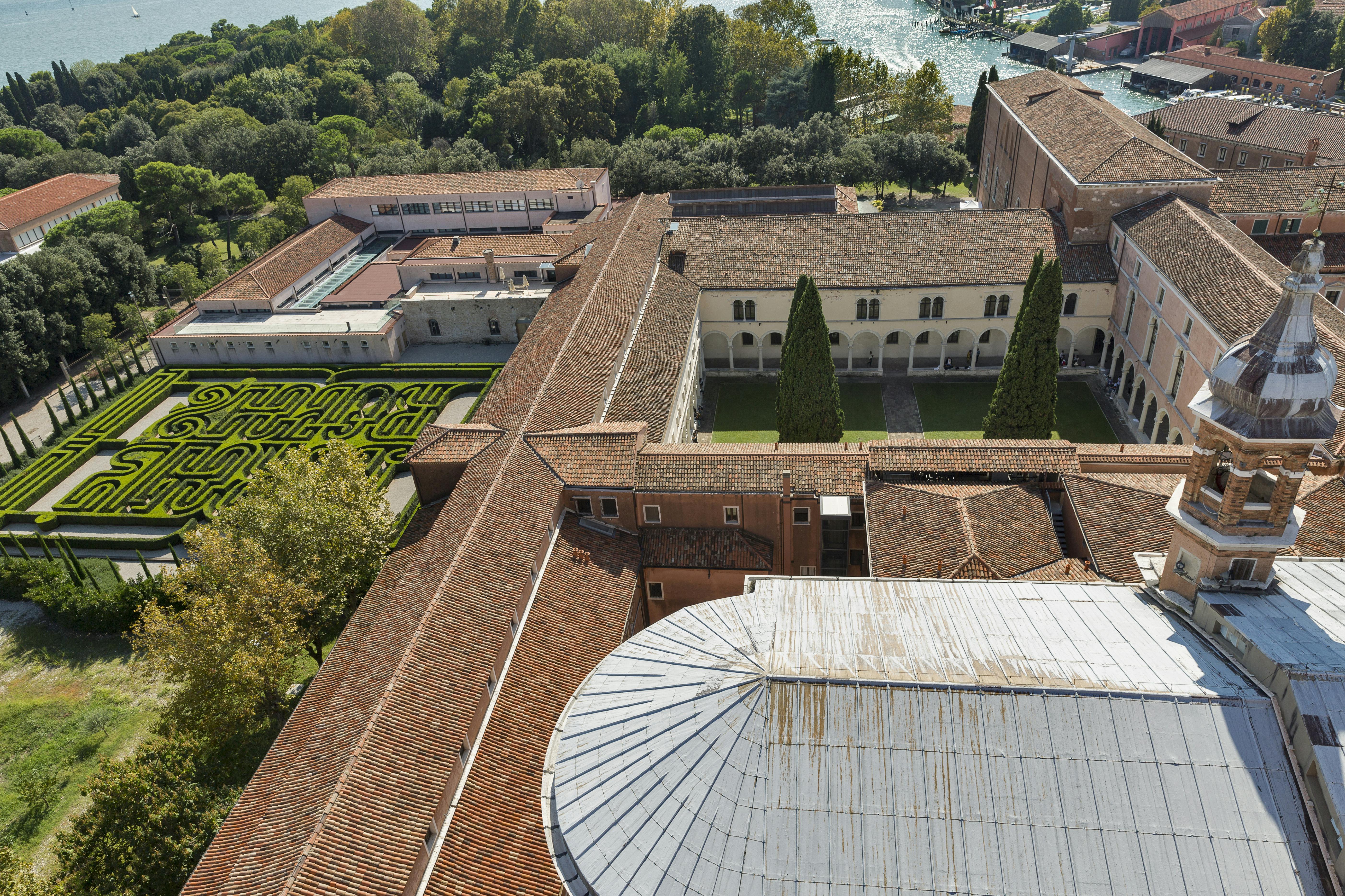 Fondazione Giorgio Cini e Bosco con le cappelle vaticane tour con audioguida