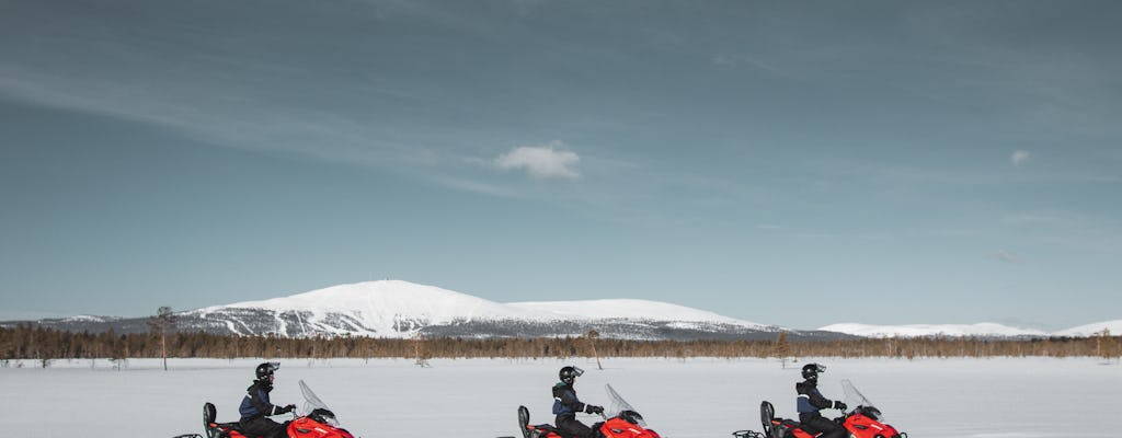 Safari em motos de neve para iniciantes em Levi