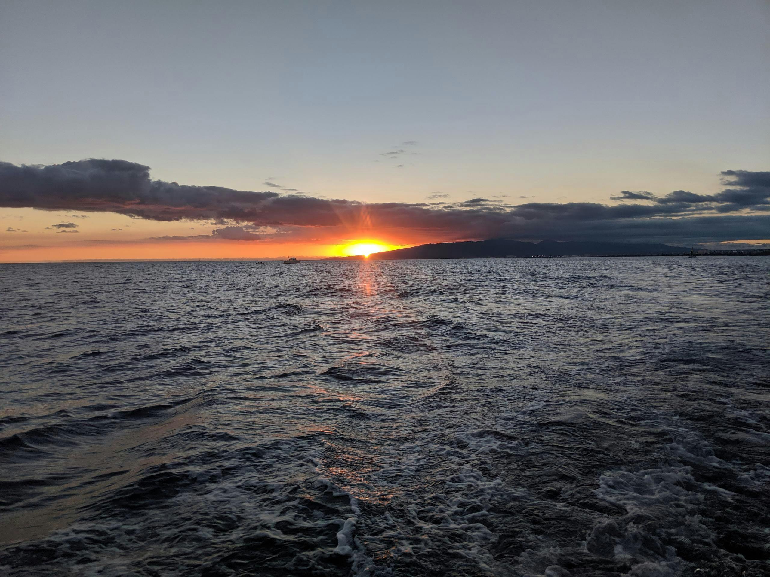 Rejs o zachodzie słońca na południowym wybrzeżu Oahu