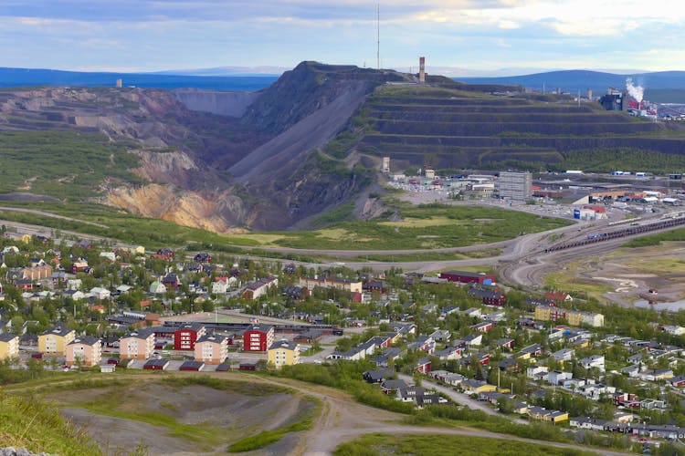 Discover the love stories of Kiruna on a guided walking tour