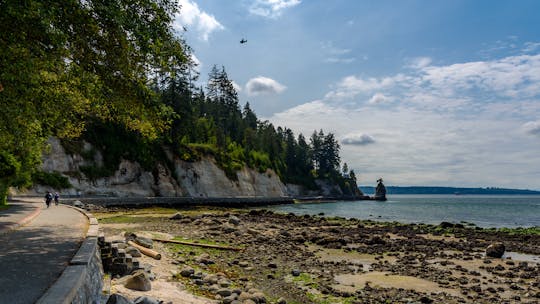 Cycling the Seawall: A relaxing audio tour cycle along the Stanley Park Seawall