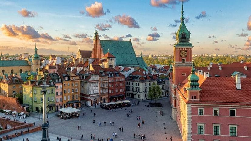 Self guided tour with interactive city game of Warsaw