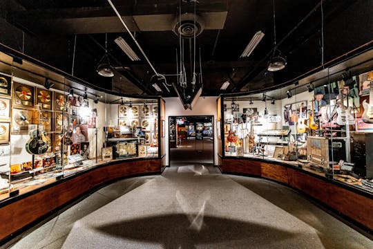 Music legends museum tour in Nashville
