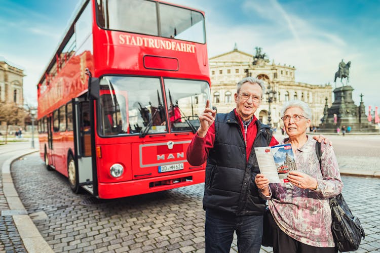 Dresden bus tour with visit of the Semper Opera House