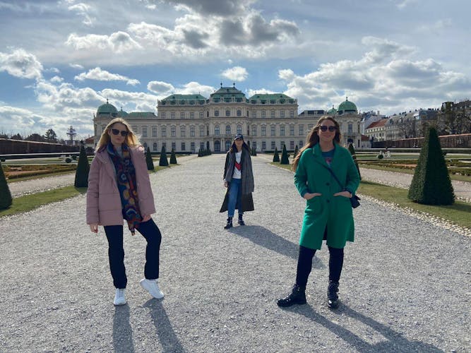Family walking tour in Vienna