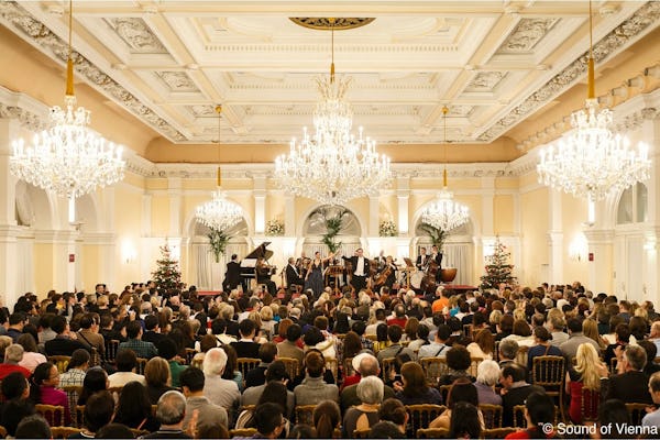 Świąteczny koncert z utworami Straussa i Mozarta w Kursalon w Wiedniu