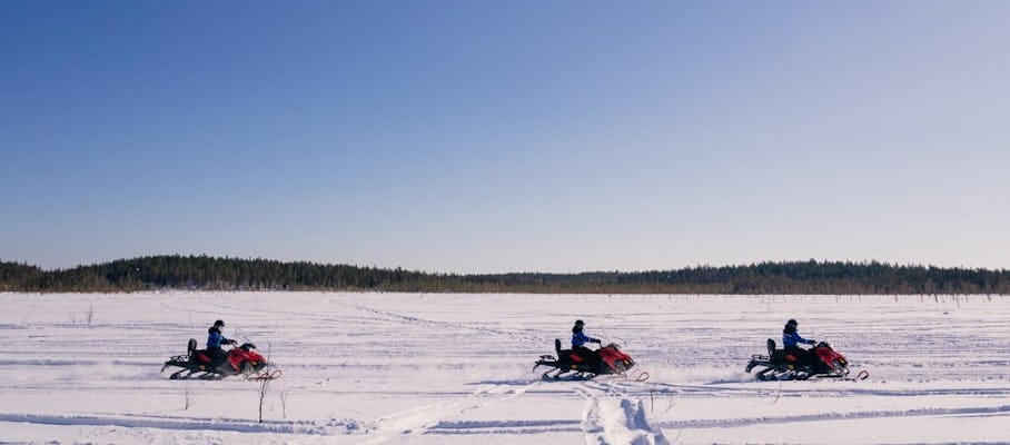 Experiência de snowmobile em Wildnerness em Rovaniemi