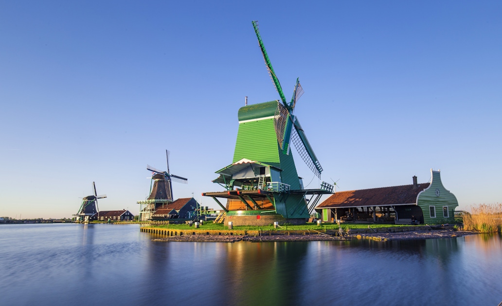 Visit Zaanse Schans is a neighborhood in Zaandam just 20 km from Amsterdam.