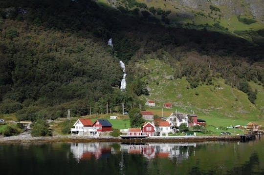 Prywatna wycieczka piesza dla rodzin we Flam