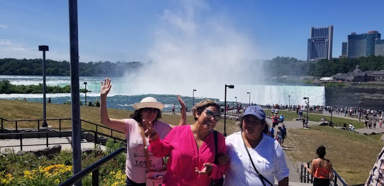 Private day trip to Niagara Falls from New York City