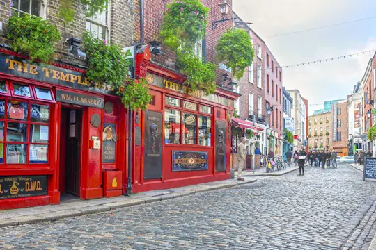Self guided tour with interactive city game of Dublin