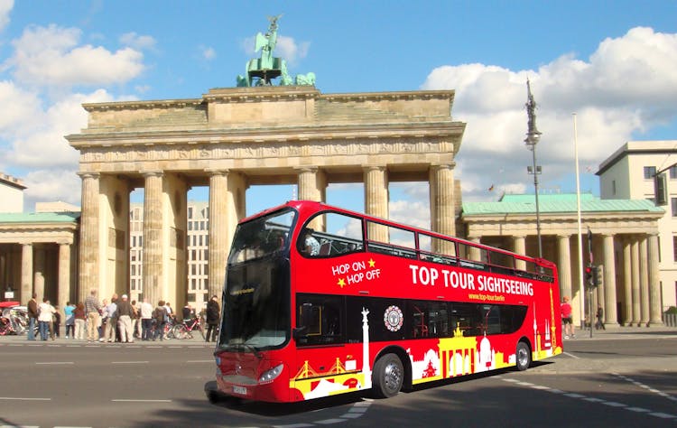 Hop-on hop-off bus with 1-hour Spree cruise