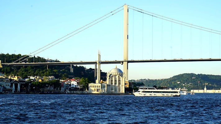 Giro turistico della città di Istanbul in autobus e battello