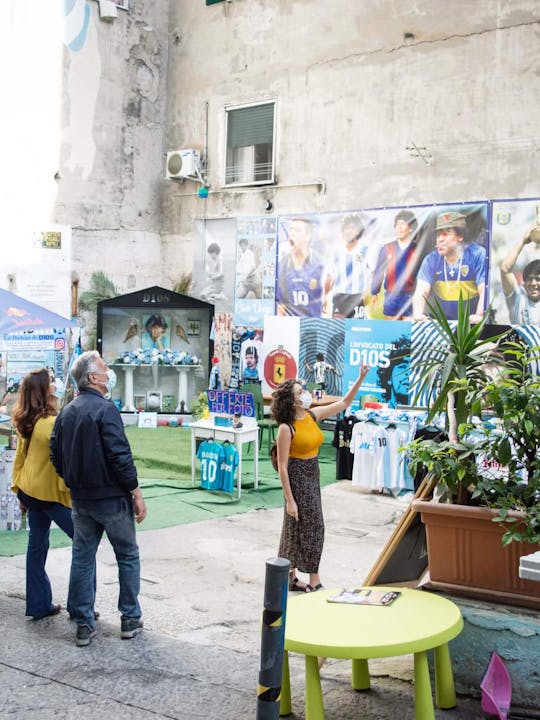 Tour de arte callejero para grupos pequeños del Quartieri Spagnoli de Nápoles