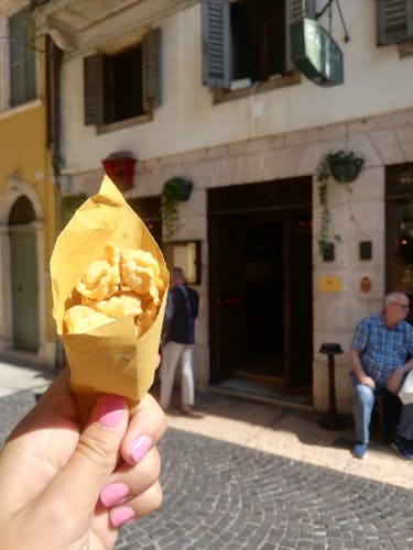 Traditional food tour in Verona