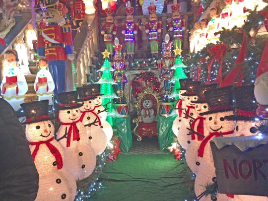 Tour de luces navideñas de Brooklyn (en Dyker Heights)