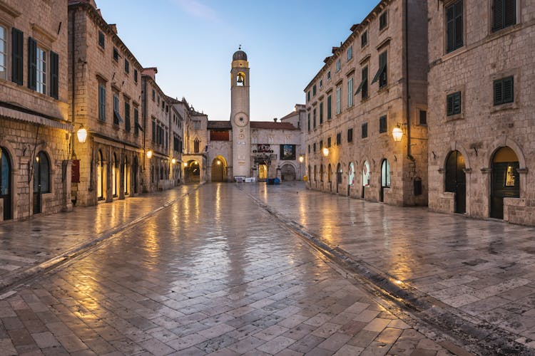 Dubrovnik walking tour with transport from Herceg Novi