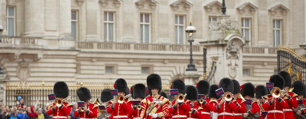 Changing of the Guard walking tour in London