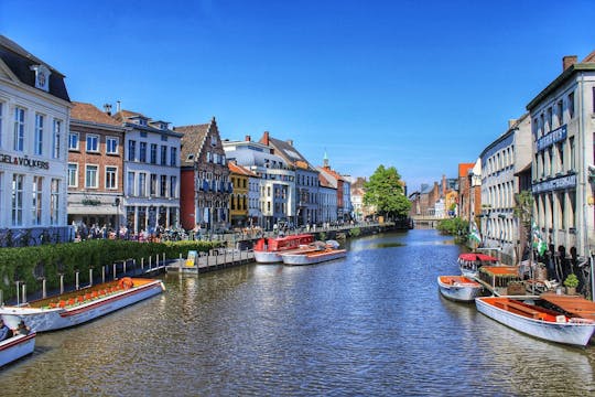 Family walking tour in Ghent