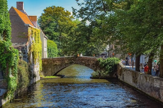 Family walking tour in Bruges