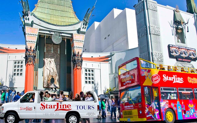 Boleto combinado para el tour de autobús turístico con paradas libres y Hollywood Celebrity Homes
