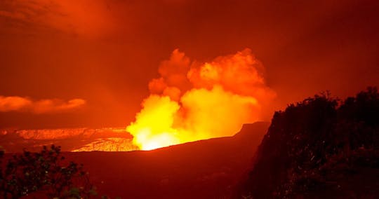 Tour de senderismo al atardecer por el Parque Nacional de los Volcanes de Hawaii