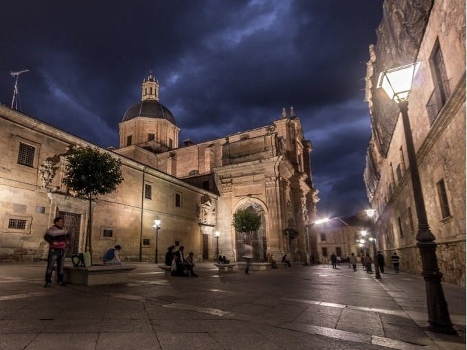 Visita privada a pie por Salamanca de noche