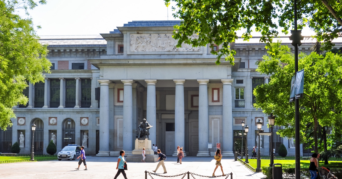 Take a walk and purchase a Paseo del Arte pass